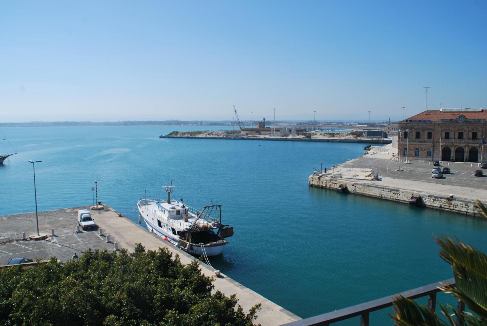 L'Approdo Delle Sirene Bed & Breakfast Сиракуза Екстериор снимка