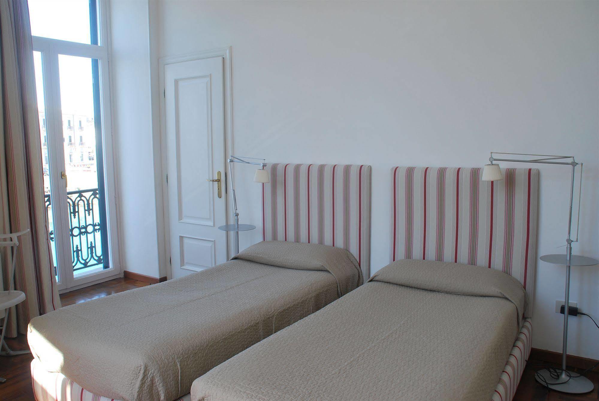 L'Approdo Delle Sirene Bed & Breakfast Сиракуза Екстериор снимка