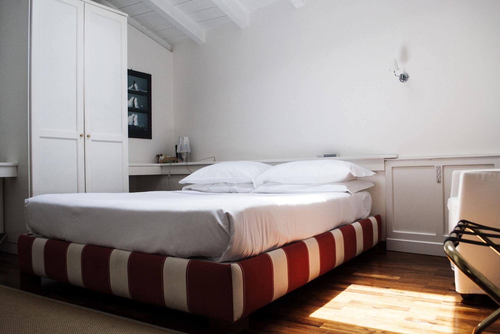 L'Approdo Delle Sirene Bed & Breakfast Сиракуза Екстериор снимка